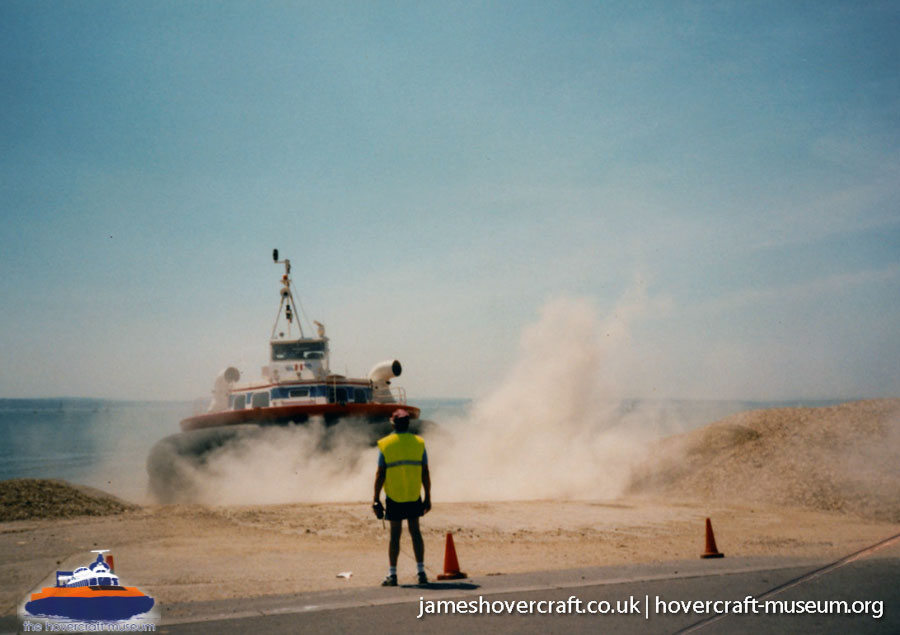 AP1-88 hovercraft promotional day by BHC -  (credit: The <a href='http://www.hovercraft-museum.org/' target='_blank'>Hovercraft Museum Trust</a>).